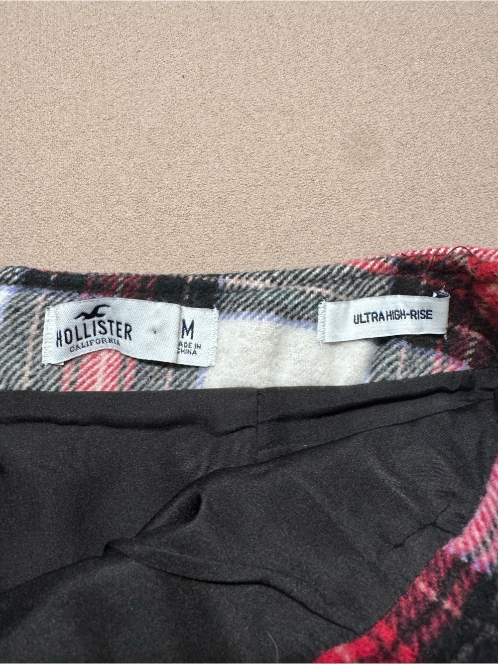 Hollister White Plaid Wool Blend Red and Black Mini Skirt - Picture 4 of 7